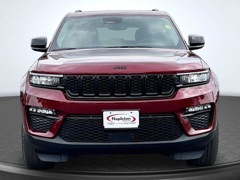 Used 2023 Jeep Grand Cherokee Limited w/ Black Appearance Package AWD/4WD image 3