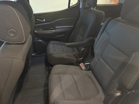 Used 2019 GMC Acadia SLE image 11