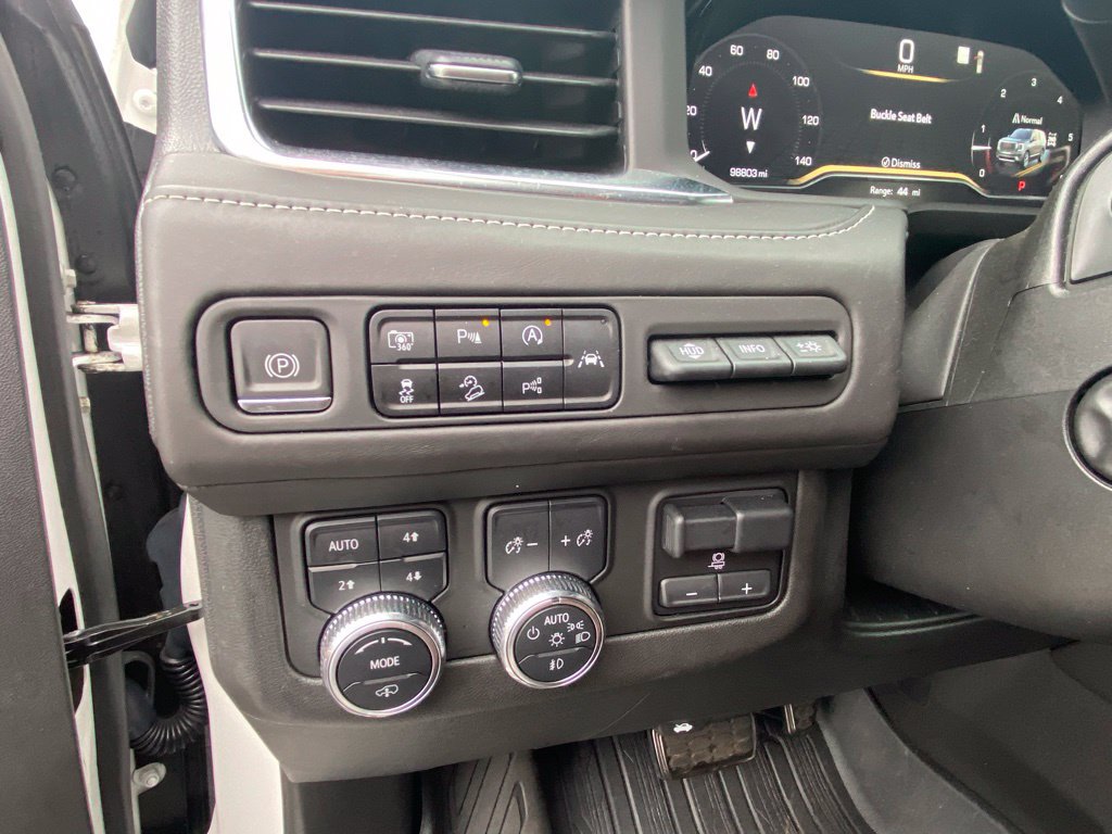 Used 2023 GMC Yukon Denali Ultimate AWD/4WD image 12