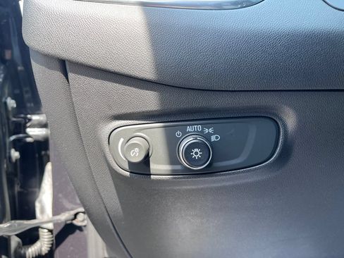 Used 2022 Chevrolet Equinox LT FWD image 10