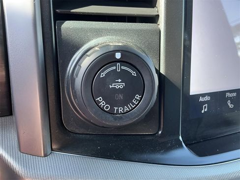 Certified 2025 Ford F150 Lariat w/ FX4 Off-Road Package image 40