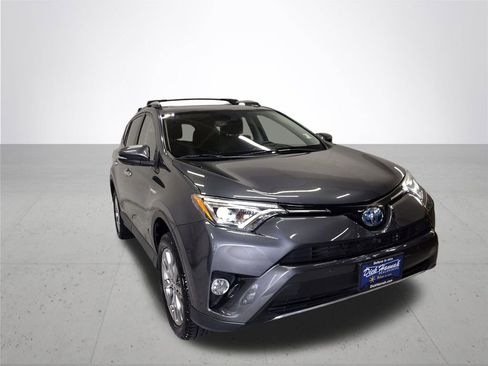 Used 2017 Toyota RAV4 Limited AWD/4WD image 5