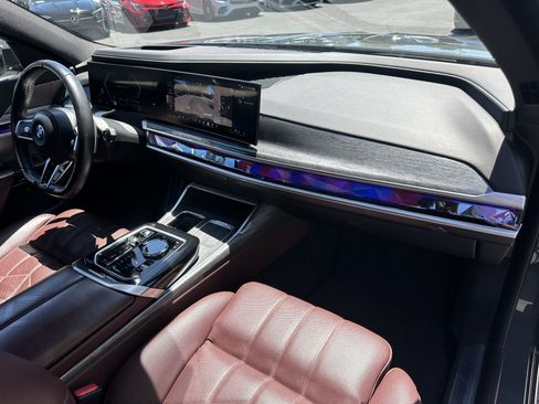 Used 2023 BMW 740i w/ Parking Assistance Package RWD image 21