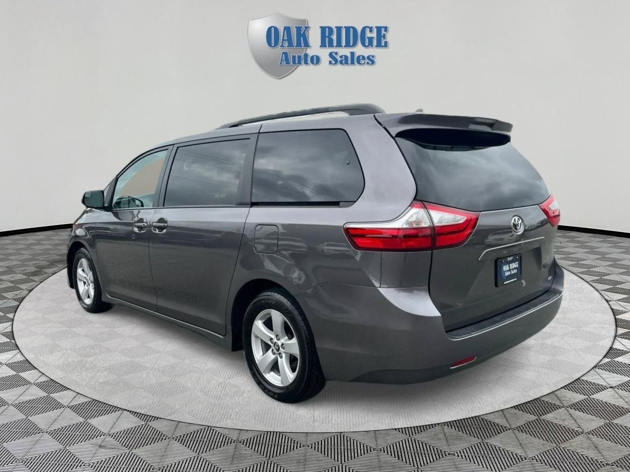 Used 2019 Toyota Sienna LE FWD image 7