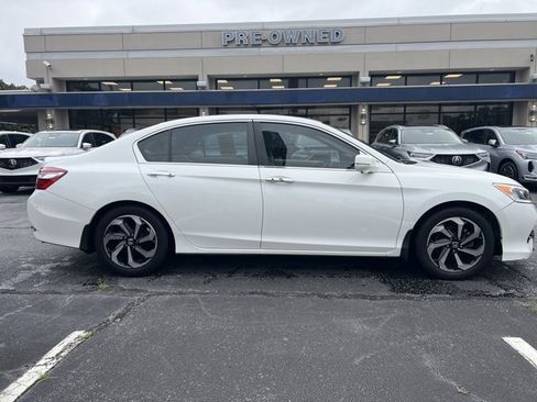 Used 2016 Honda Accord EX image 6