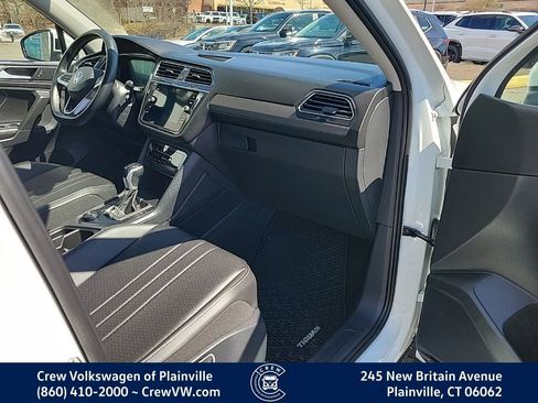 Certified 2023 Volkswagen Tiguan SE w/ Panoramic Sunroof Package image 44