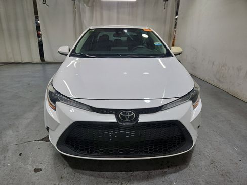 Used 2020 Toyota Corolla LE image 2