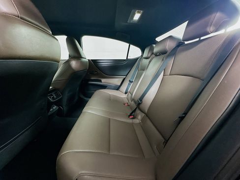 Used 2022 Lexus ES 350 w/ Premium Package image 27