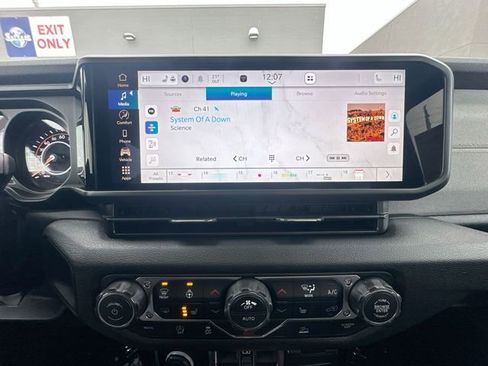 New 2026 Jeep Gladiator Sport AWD/4WD image 18