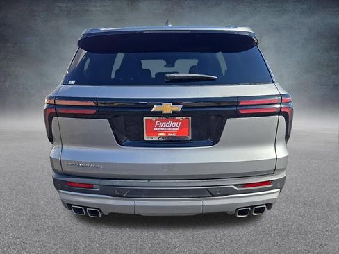 Used 2025 Chevrolet Traverse LT FWD image 5