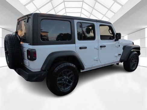 Used 2025 Jeep Wrangler Sport S image 6
