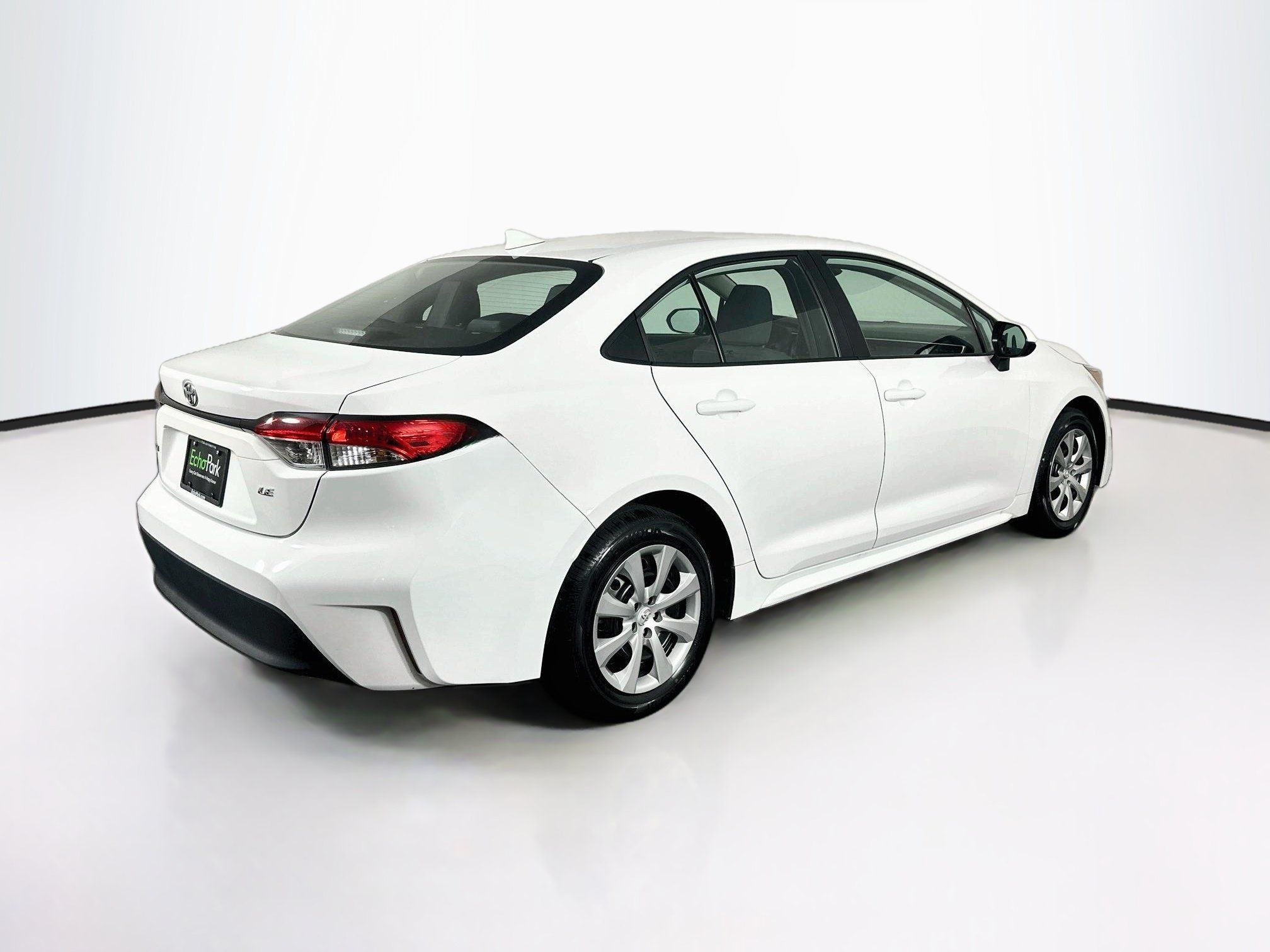 Used 2025 Toyota Corolla LE FWD image 9