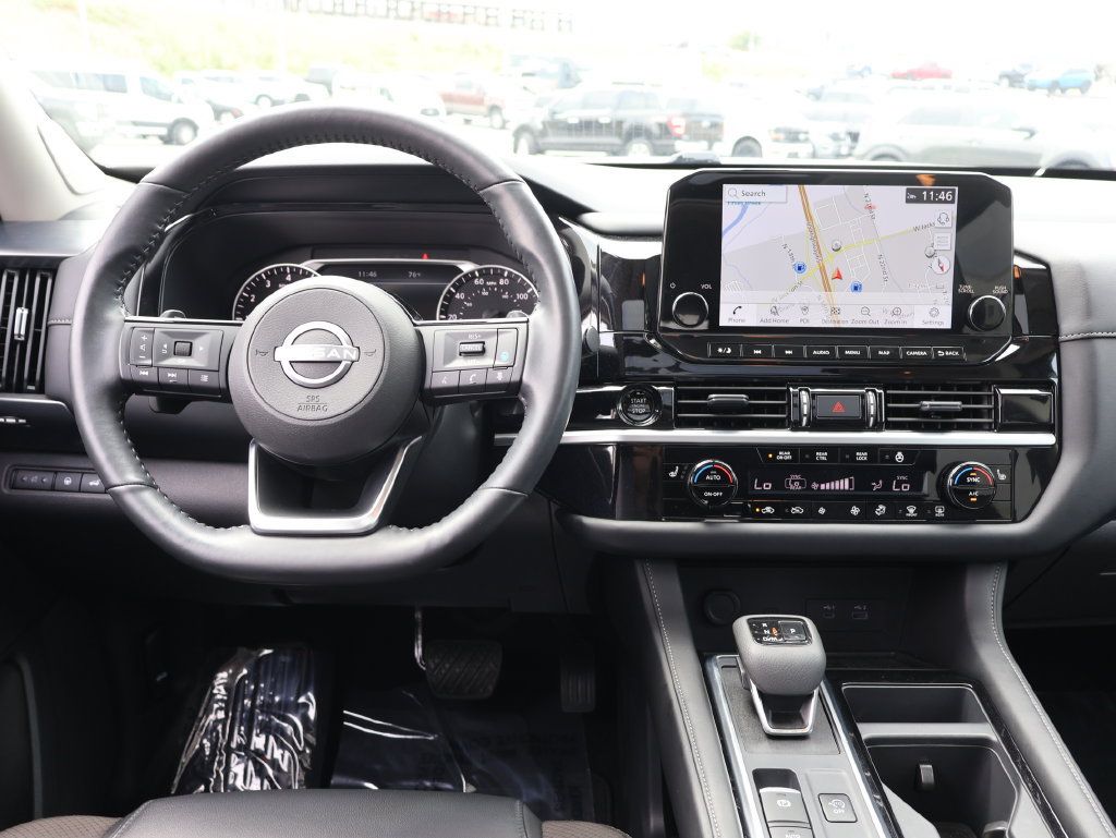 Used 2025 Nissan Pathfinder SL w/ SL Premium Package AWD/4WD image 19