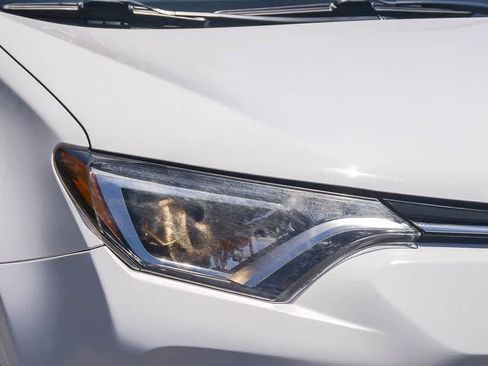 Used 2018 Toyota RAV4 LE w/ All Weather Liner Package FWD image 4