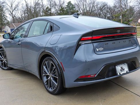 Used 2024 Toyota Prius Limited w/ Limited Premium Package image 21