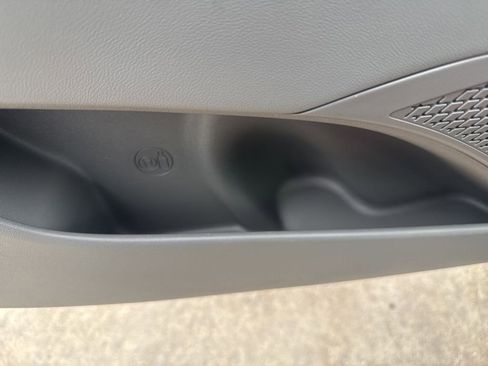 Used 2025 Hyundai Elantra Sport image 21