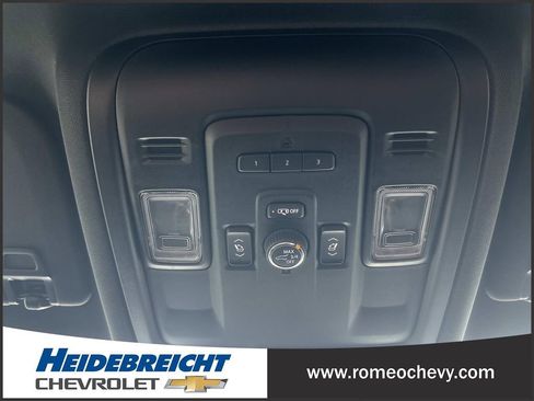 Used 2024 GMC Yukon AT4 w/ Technology Package AWD/4WD image 25
