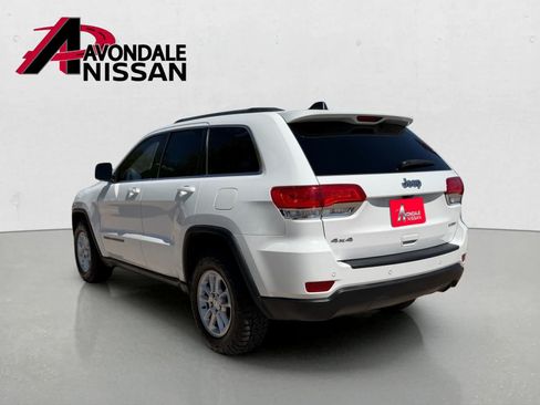 Used 2018 Jeep Grand Cherokee Laredo AWD/4WD image 4