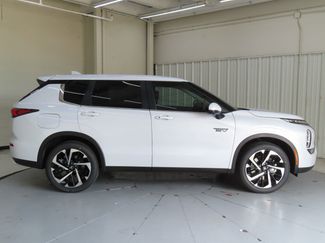 New 2025 Mitsubishi Outlander SE video 2