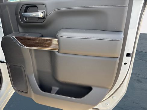 Used 2021 GMC Sierra 1500 Elevation w/ X31 Off-Road Package image 9