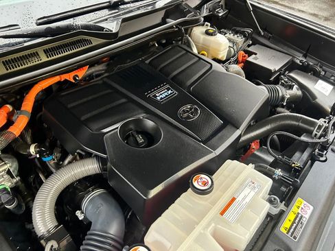 Used 2023 Toyota Tundra Platinum image 29