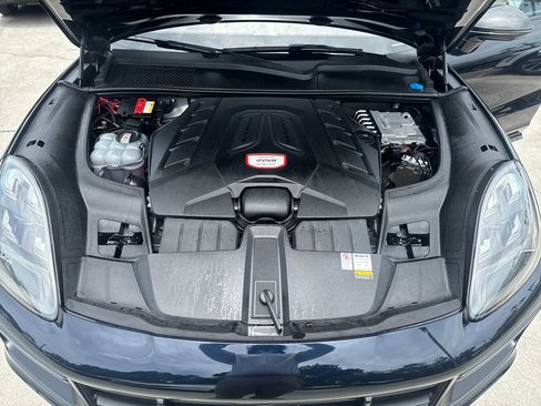 Used 2022 Porsche Cayenne Turbo GT AWD/4WD image 22