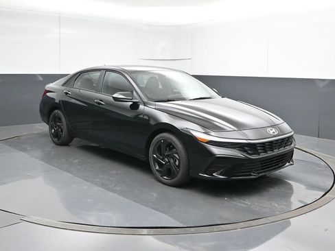 New 2026 Hyundai Elantra Sport image 7