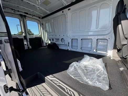 New 2025 Ford Transit 250 148 Medium Roof image 8