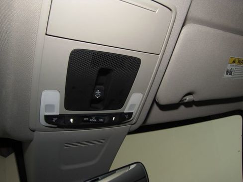 Used 2023 Honda CR-V EX-L image 8