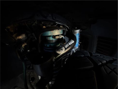 Used 2017 Toyota Tacoma TRD Off-Road w/ Tow Package (A/T) image 34