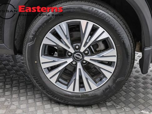 Used 2023 Nissan Rogue SV AWD/4WD image 33
