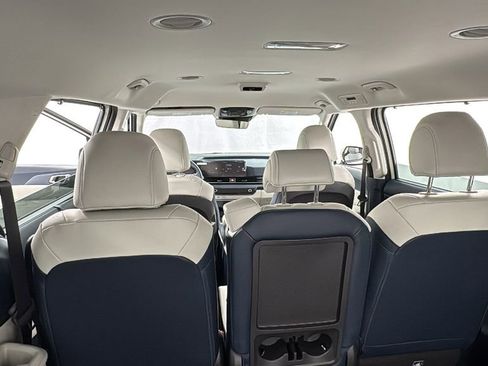 New 2026 Kia Carnival EX FWD image 20