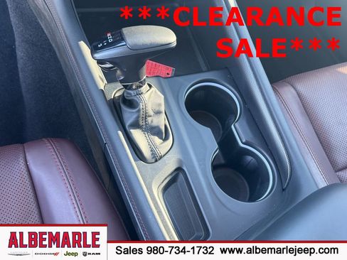 Used 2024 Dodge Durango GT image 25