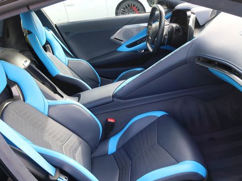 Used 2021 Chevrolet Corvette Stingray Premium Conv w/ Z51 Performance Package image 19