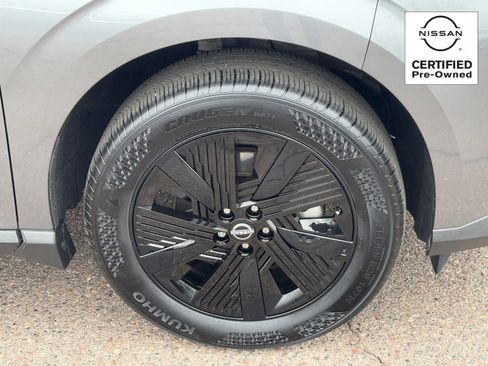 Certified 2025 Nissan Murano SV image 9