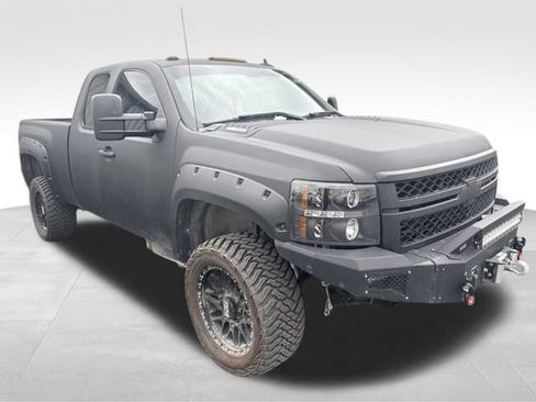 Used 2013 Chevrolet Silverado 2500 LT w/ Interior Plus Package AWD/4WD image 8