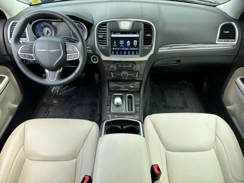 Used 2017 Chrysler 300 Limited w/ Value Package RWD image 16