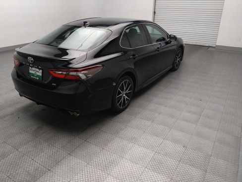 Used 2021 Toyota Camry SE image 9