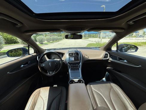 Used 2017 Lincoln MKX Reserve w/ Driver Assistance Package image 10