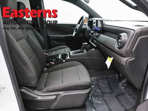 Used 2023 Chevrolet Colorado W/T RWD image 21
