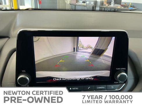 Used 2025 Nissan Rogue S FWD image 7