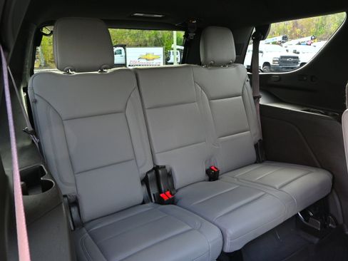 Used 2022 Chevrolet Tahoe Z71 w/ Luxury Package image 10