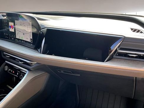 Used 2025 Audi Q5 Premium w/ Convenience Package image 26