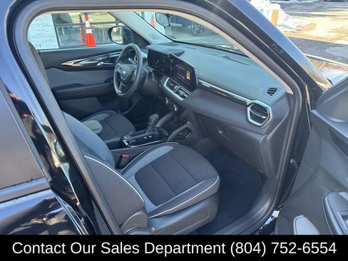 Used 2025 Chevrolet TrailBlazer LT w/ Driver Confidence Package image 15