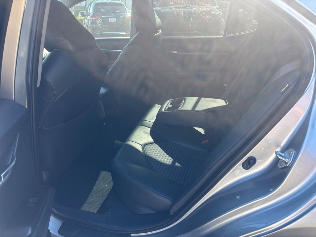 Used 2022 Toyota Camry SE w/ Carpet Mat Package (TMS) FWD image 11