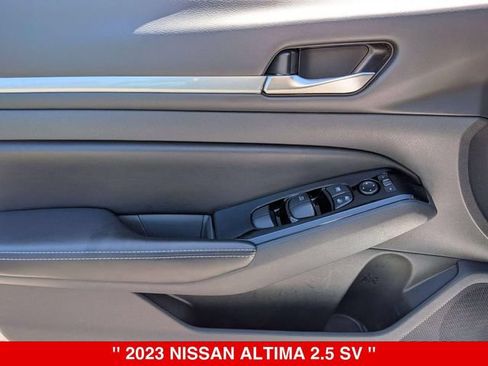 Used 2023 Nissan Altima 2.5 SV AWD/4WD image 11