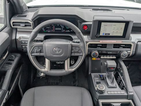 Used 2025 Toyota Tacoma TRD Sport w/ TRD Sport Upgrade Package AWD/4WD image 18