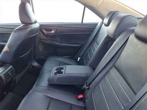 Used 2017 Toyota Camry XLE image 7