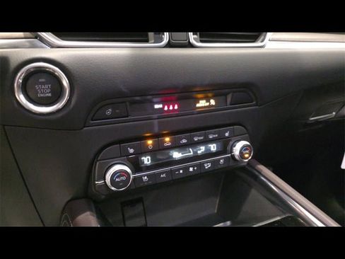 New 2025 MAZDA CX-5 Signature image 60