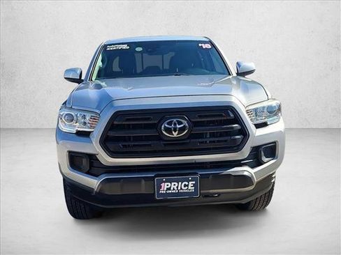 Used 2018 Toyota Tacoma SR image 8